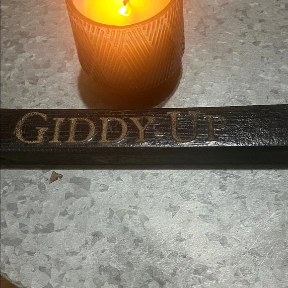 Giddy up horse decor - Picture 2 of 3